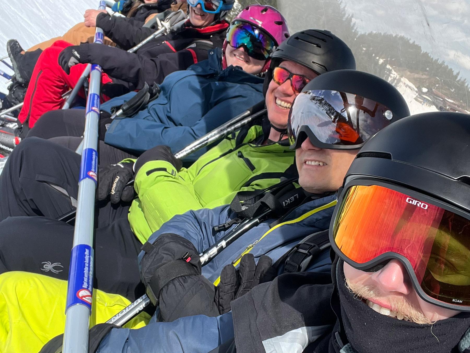 Winterfreizeit 2024: Gleich geht`s zum Skifahren